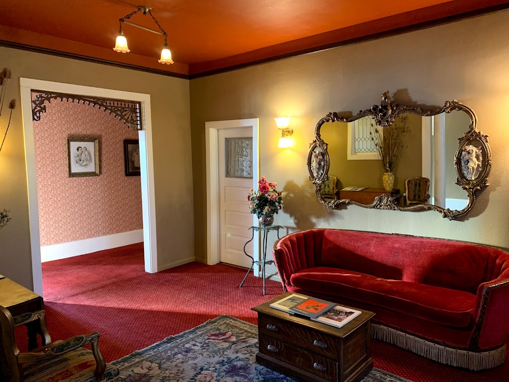 Hotel Niles | cafe | 304 S Main St, Alturas, CA 96101, USA | 5302333773 OR +1 530-233-3773
