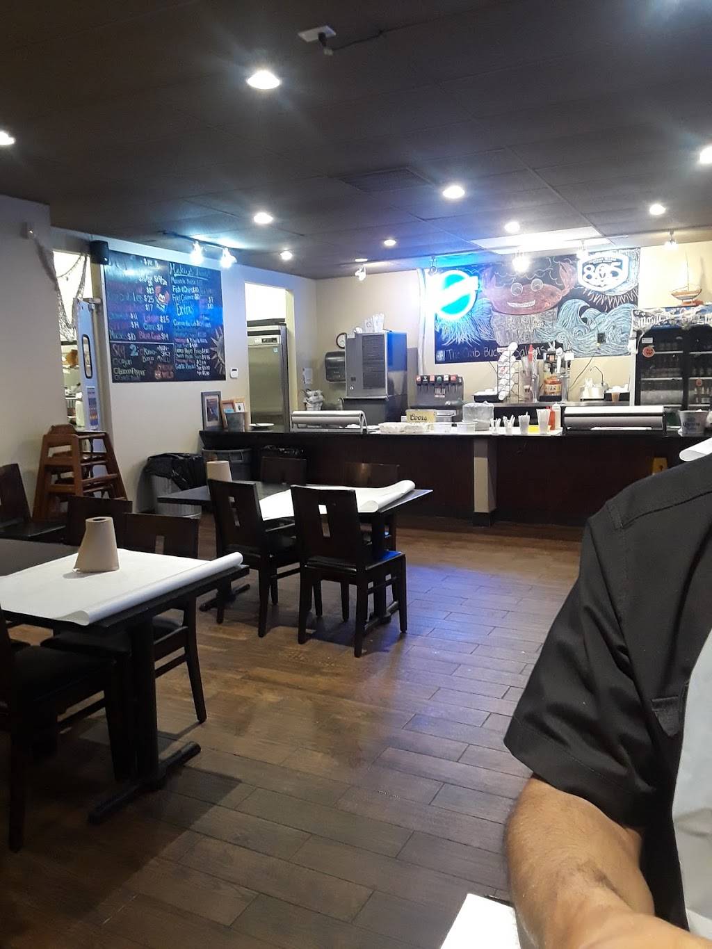 Crab Bucket | restaurant | 1260 N Main St, Salinas, CA 93906, USA | 8314430111 OR +1 831-443-0111