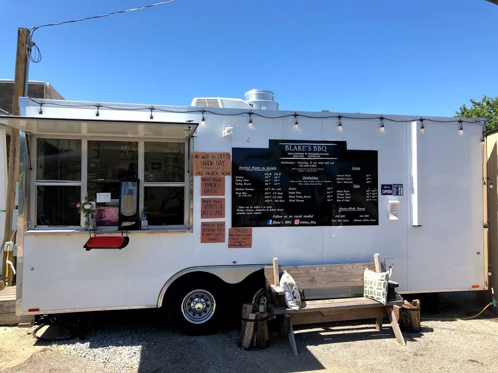 Blake’s BBQ | restaurant | 312 N Lindell St, Martin, TN 38237, USA | 7318194364 OR +1 731-819-4364
