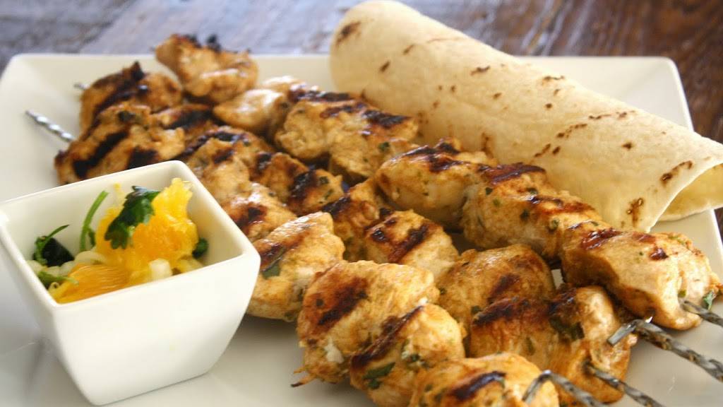 Singhs Cafe | restaurant | 312 Washington St, Wellesley Hills, MA 02481, USA | 7812351666 OR +1 781-235-1666