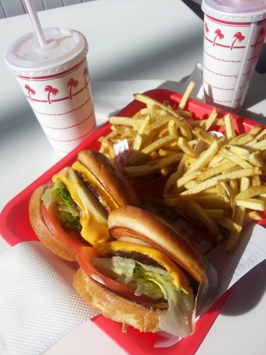 In-N-Out Burger | restaurant | 13074 Main St, Hesperia, CA 92345, USA | 8007861000 OR +1 800-786-1000