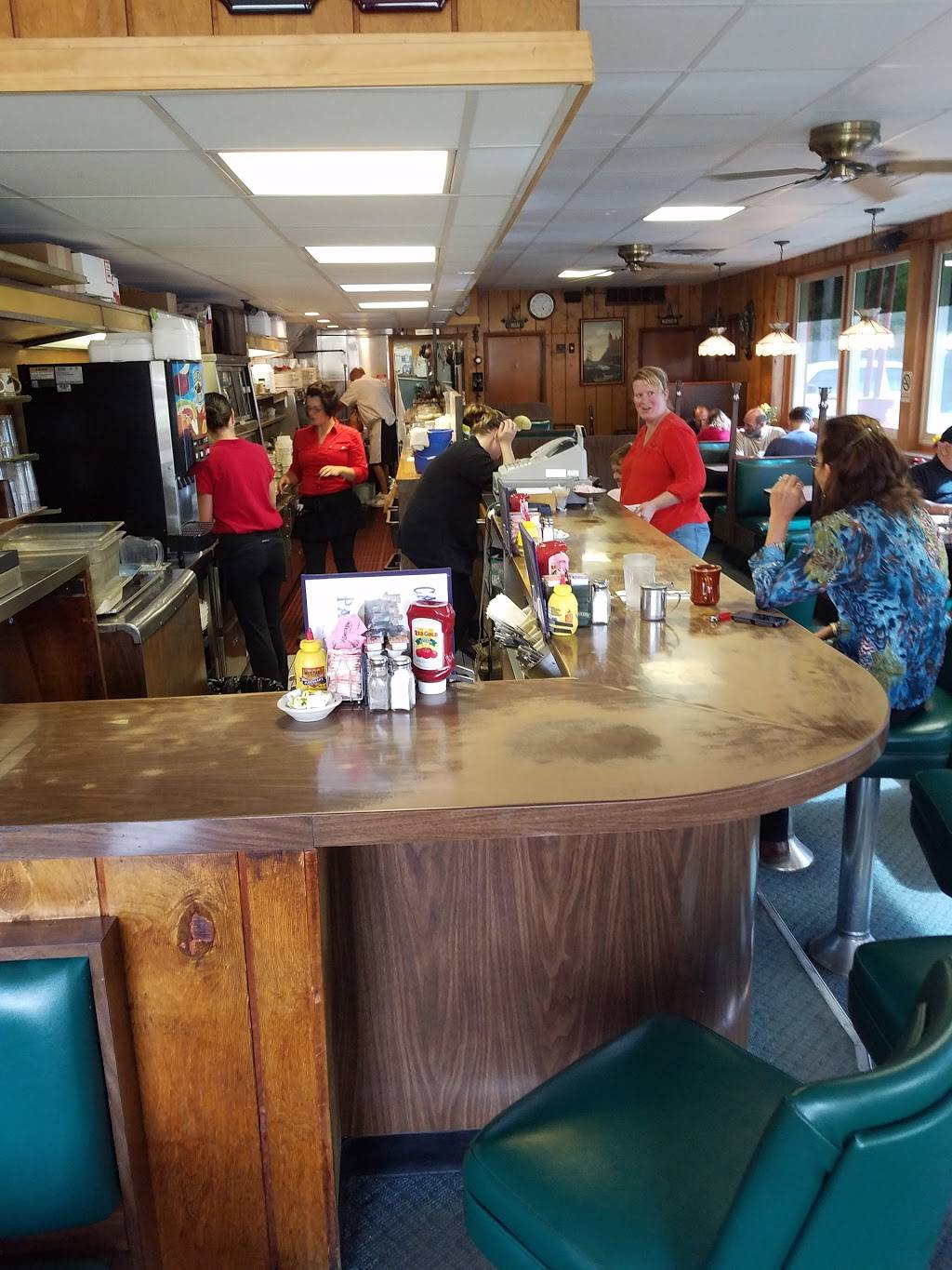 Canterbury Palace | restaurant | 27281 Grand River Ave, Redford Charter Twp, MI 48240, USA | 3135345454 OR +1 313-534-5454