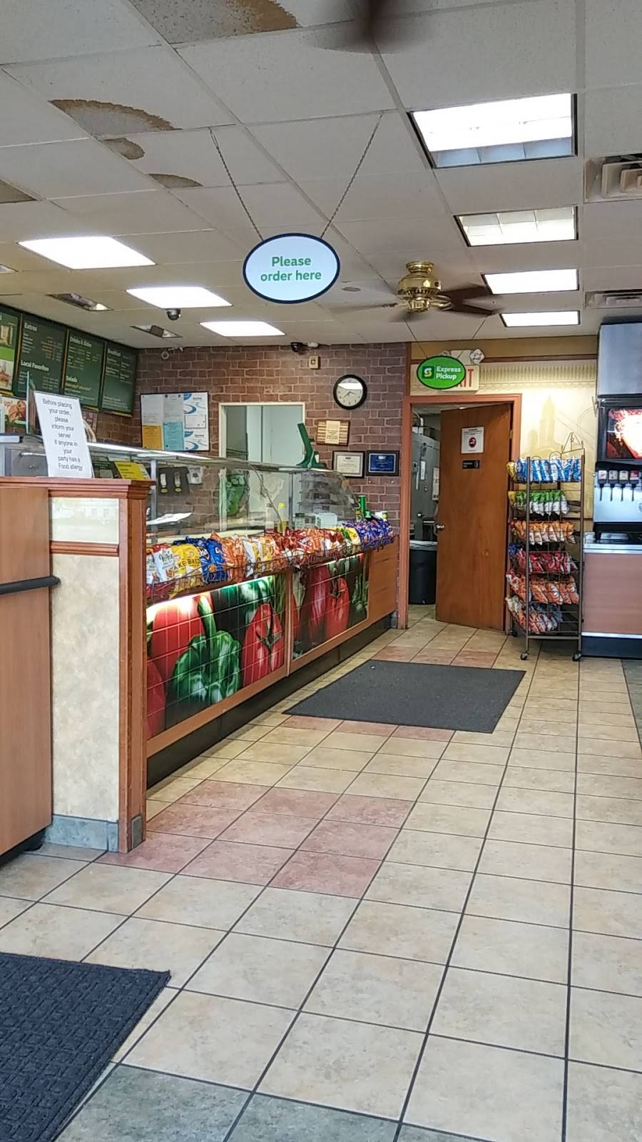 Subway Restaurants | restaurant | 2072 Acushnet Ave, New Bedford, MA 02745, USA | 5089954065 OR +1 508-995-4065
