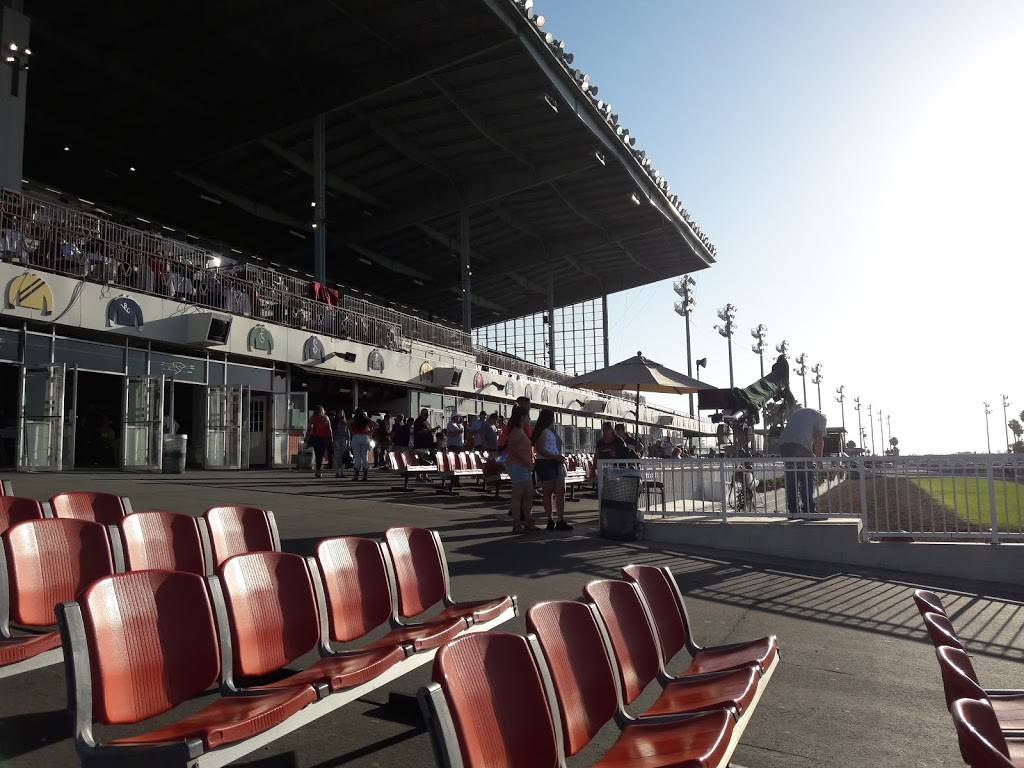 Los Alamitos Race Course | restaurant | 4961 Katella Ave, Cypress, CA 90720, USA | 7148202800 OR +1 714-820-2800