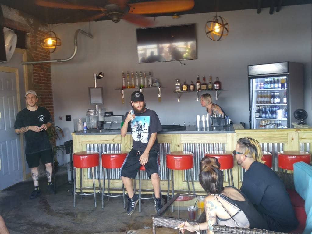 East End Restaurant | restaurant | 1222, 1330 Old River Rd, Cleveland, OH 44113, USA | 2167859996 OR +1 216-785-9996