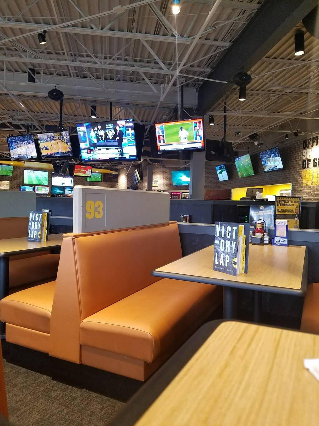 Buffalo Wild Wings | restaurant | 2035 28th St SE, Grand Rapids, MI 49508, USA | 6162412999 OR +1 616-241-2999