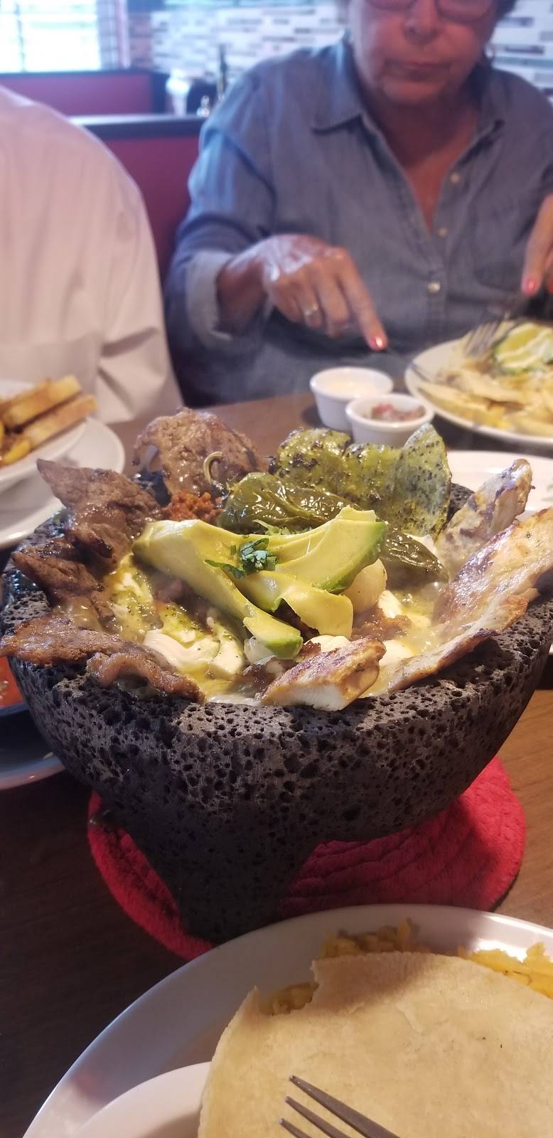 Genesis Restorante | restaurant | 216 E Dover St, Easton, MD 21601, USA | 4106904489 OR +1 410-690-4489