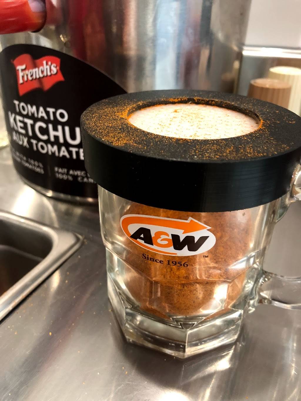 A&W Canada | restaurant | 656 Erb St W, Waterloo, ON N2T 2Z7, Canada | 2269888412 OR +1 226-988-8412