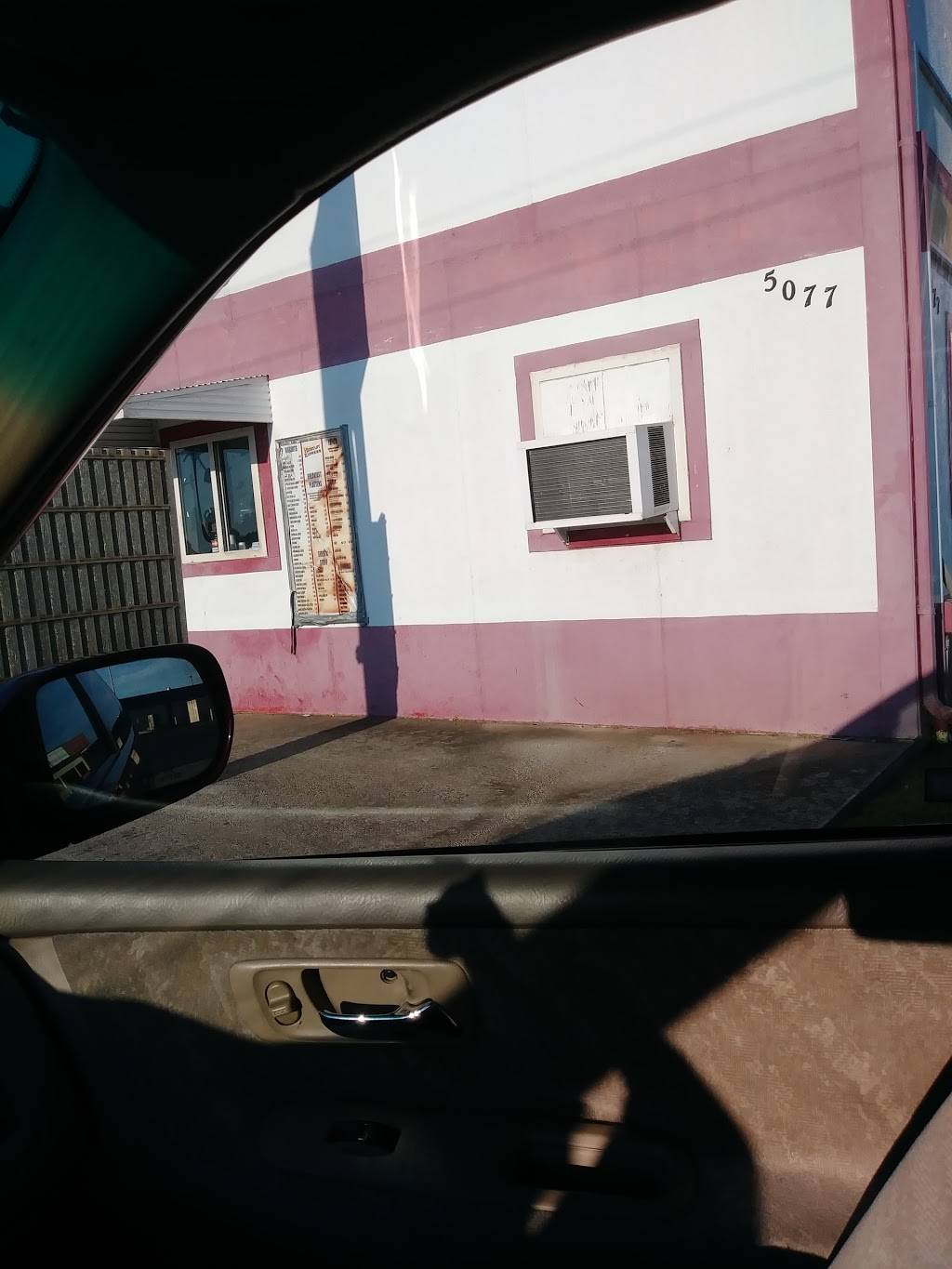 Biscuit Express | restaurant | 5077 Moores Mill Rd, Huntsville, AL 35811, USA | 2568525571 OR +1 256-852-5571