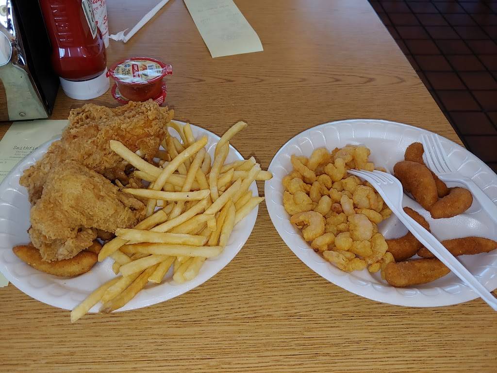 Smithfields Chicken N Bar-B-Q | restaurant | 4101 Fernhurst Way, Greensboro, NC 27406, USA | 3362742087 OR +1 336-274-2087