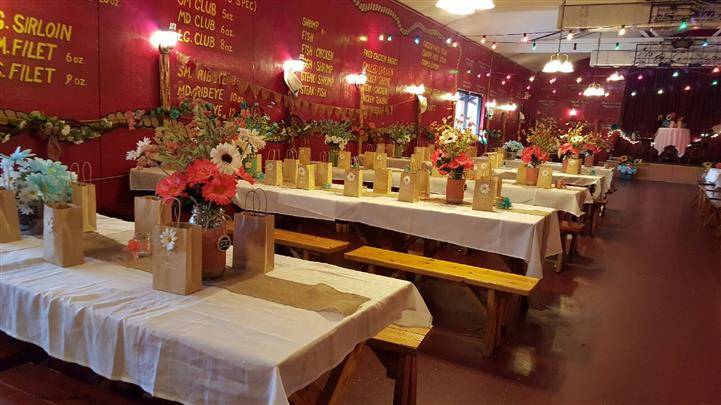 Little Red Barn Steakhouse | restaurant | 1836 S Hackberry, San Antonio, TX 78210, USA | 2105324235 OR +1 210-532-4235