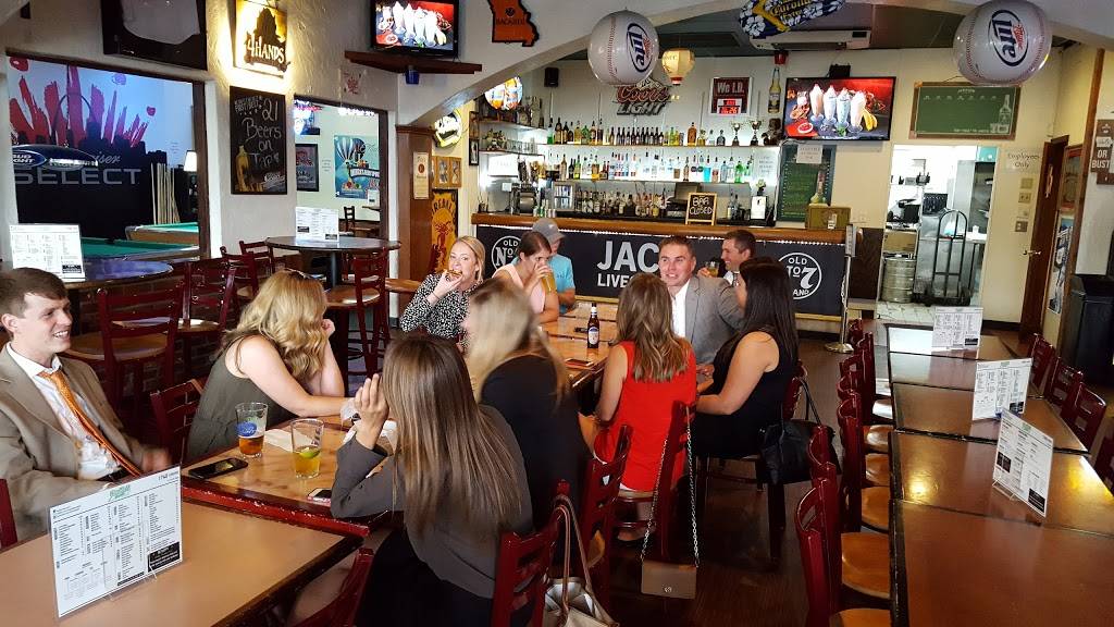 Double D Karaoke | restaurant | 1740 S Brentwood Blvd, Brentwood, MO 63144, USA | 3149615646 OR +1 314-961-5646