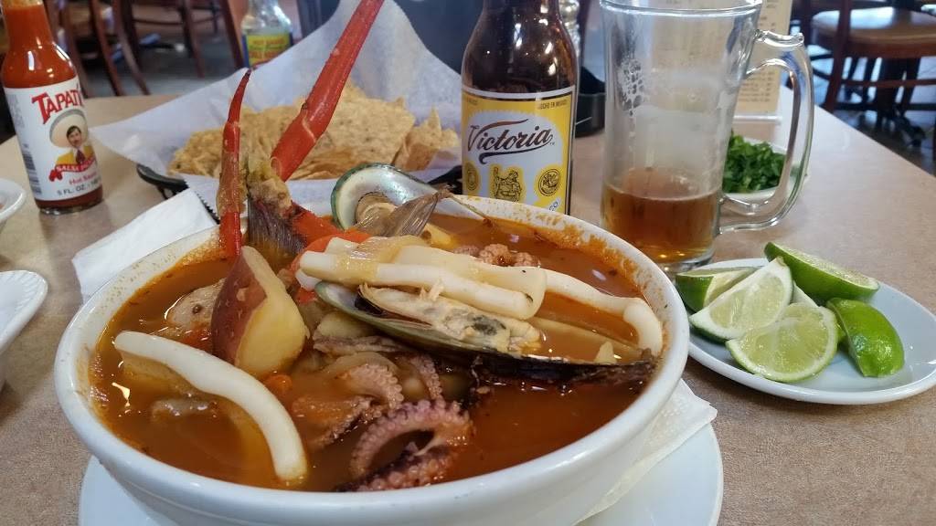 7 Mares | restaurant | 2809 Middlefield Rd, Redwood City, CA 94063, USA | 6503686444 OR +1 650-368-6444