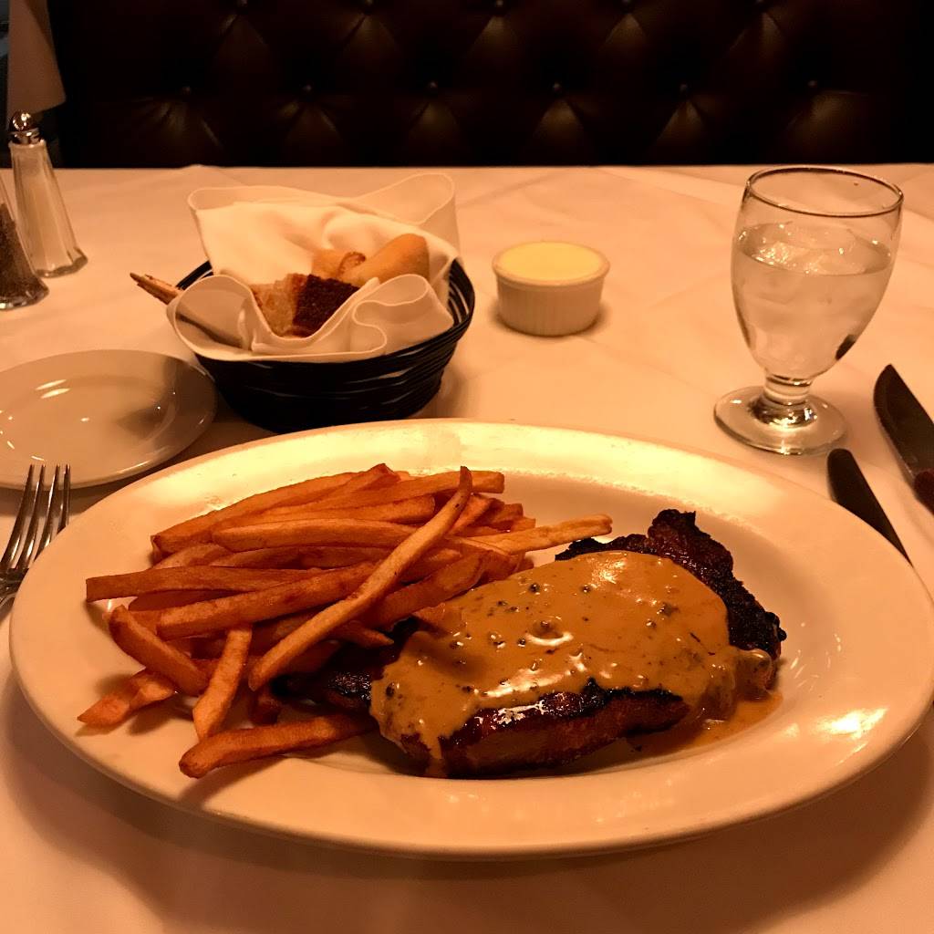 Frankie & Johnnies Steakhouse | restaurant | 32 W 37th St, New York, NY 10018, USA | 2129478940 OR +1 212-947-8940