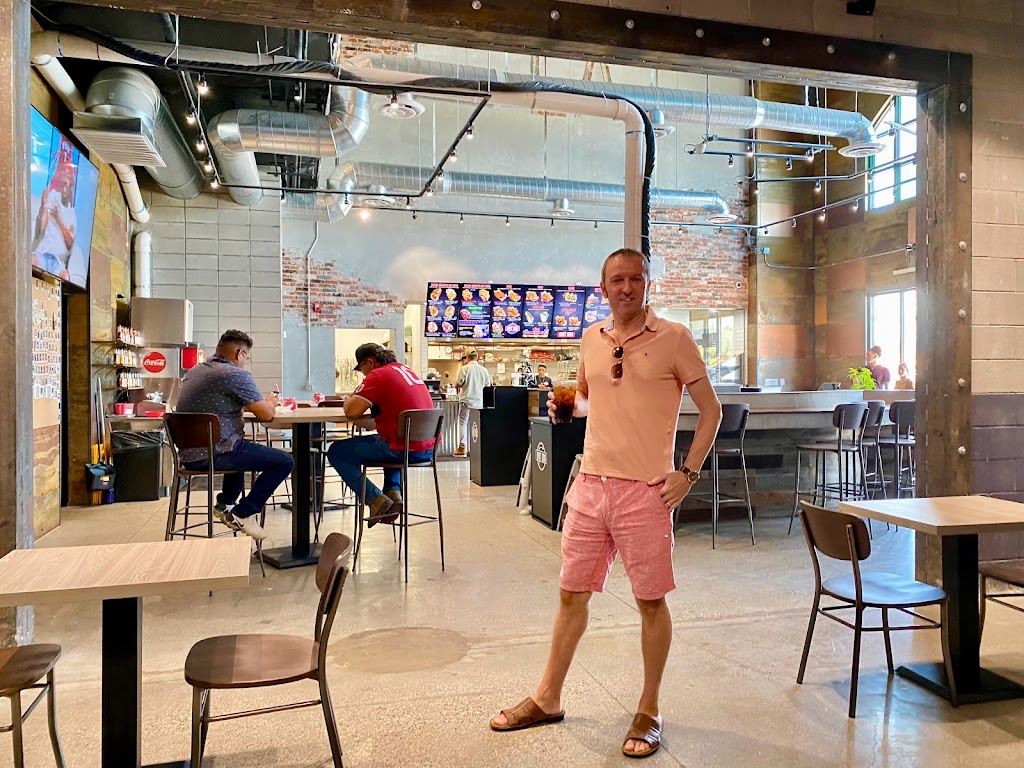 Dirt Dog- Sahara Ave | restaurant | 5105 E Sahara Ave unit 120, Las Vegas, NV 89142, USA | 7024763921 OR +1 702-476-3921