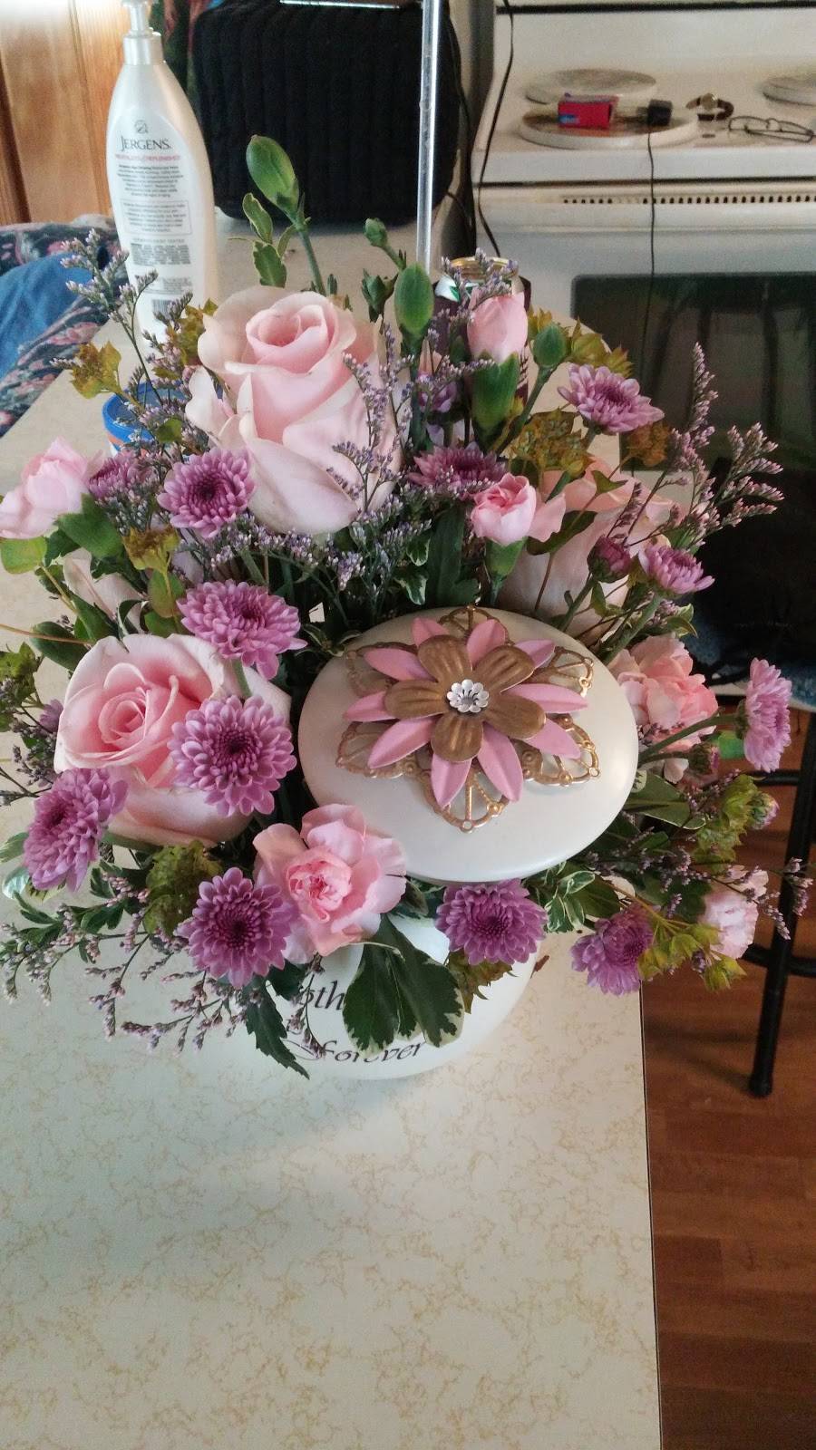 L & M Quick Shop | restaurant | 14477 IA-2, Bloomfield, IA 52537, USA | 6419293960 OR +1 641-929-3960