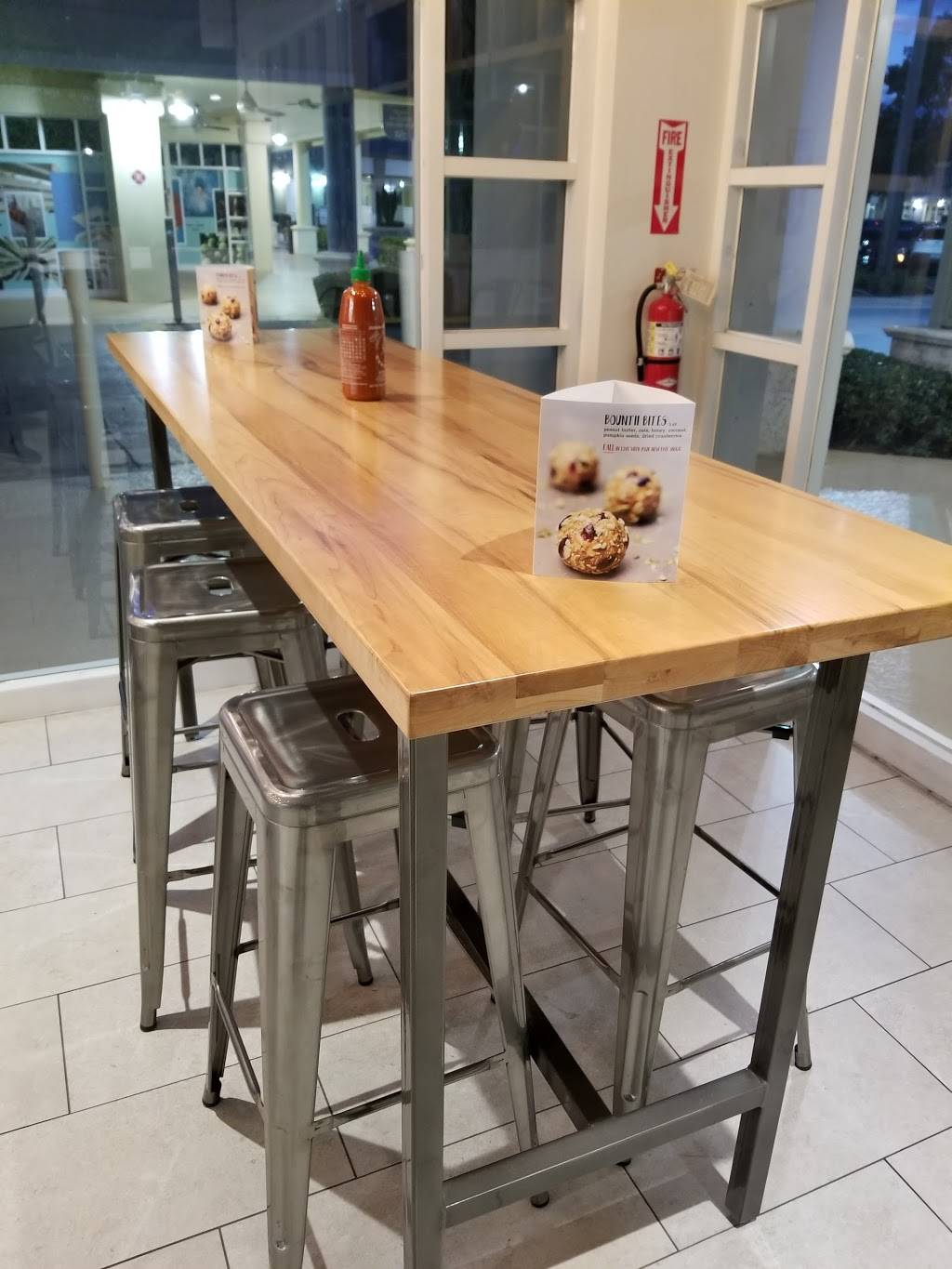 Freshii | restaurant | 5030 Champion Blvd, Boca Raton, FL 33496, USA | 5612571236 OR +1 561-257-1236