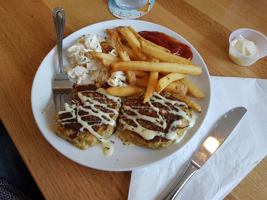 The New England House Seafood & Sports Bar | restaurant | 124 Post Rd, Wells, ME 04090, USA | 2076410601 OR +1 207-641-0601