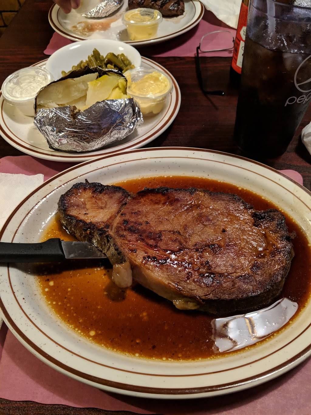 Pzs Place & Steakhouse | restaurant | 2330 Grand Ave, Galesburg, IL 61401, USA | 3093422516 OR +1 309-342-2516