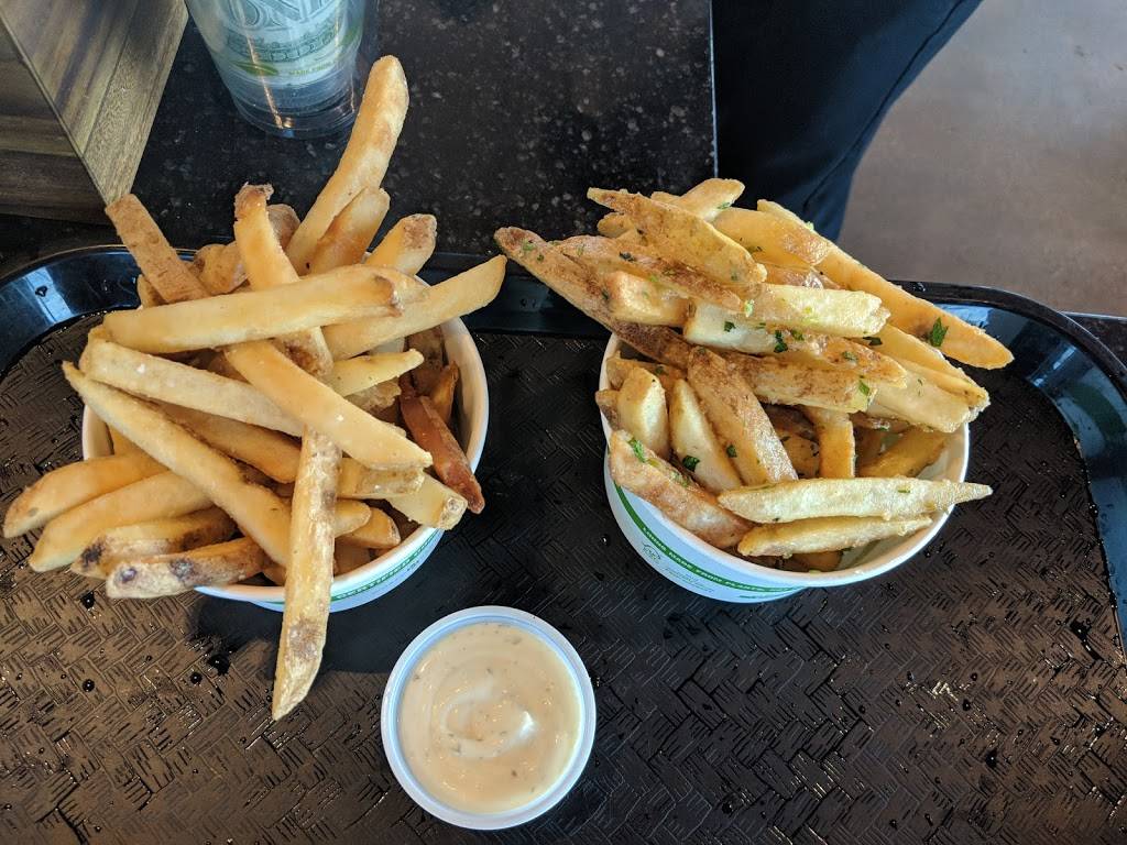 The Landing Cafe | restaurant | 9777 Golf Links Rd, Oakland, CA 94605, USA | 5106329525 OR +1 510-632-9525