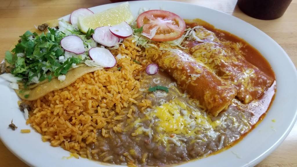 Carrillos Mexican Food | restaurant | 151 W Bullard Ave #101, Clovis, CA 93612, USA | 5593255688 OR +1 559-325-5688