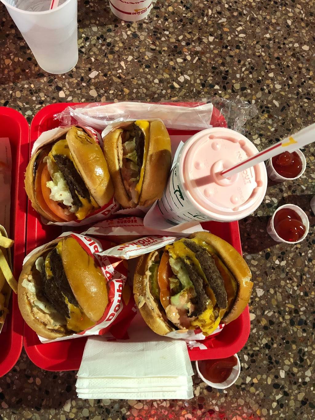 In-N-Out Burger | restaurant | 4950 Hamner Ave, Eastvale, CA 91752, USA | 8007861000 OR +1 800-786-1000