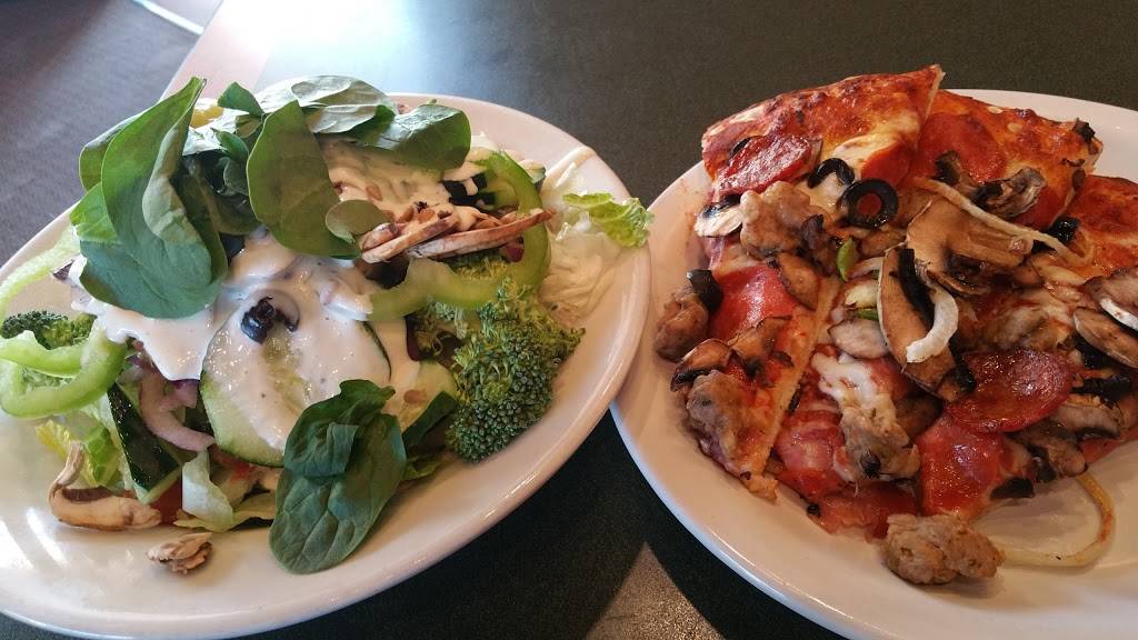 Round Table Pizza | meal delivery | 2105 Town Center Plaza #F-180, West Sacramento, CA 95691, USA | 9163748595 OR +1 916-374-8595