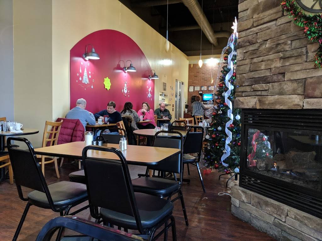 Julio’s family restaurant | restaurant | 2005 W Court St, Kankakee, IL 60901, USA | 8155237696 OR +1 815-523-7696