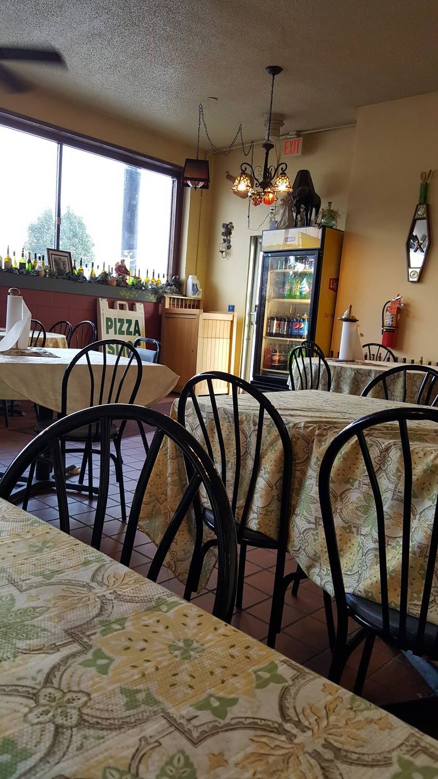 Brunos Pizza | restaurant | 119 N Dixie Way, Roseland, IN 46637, USA | 5742733890 OR +1 574-273-3890