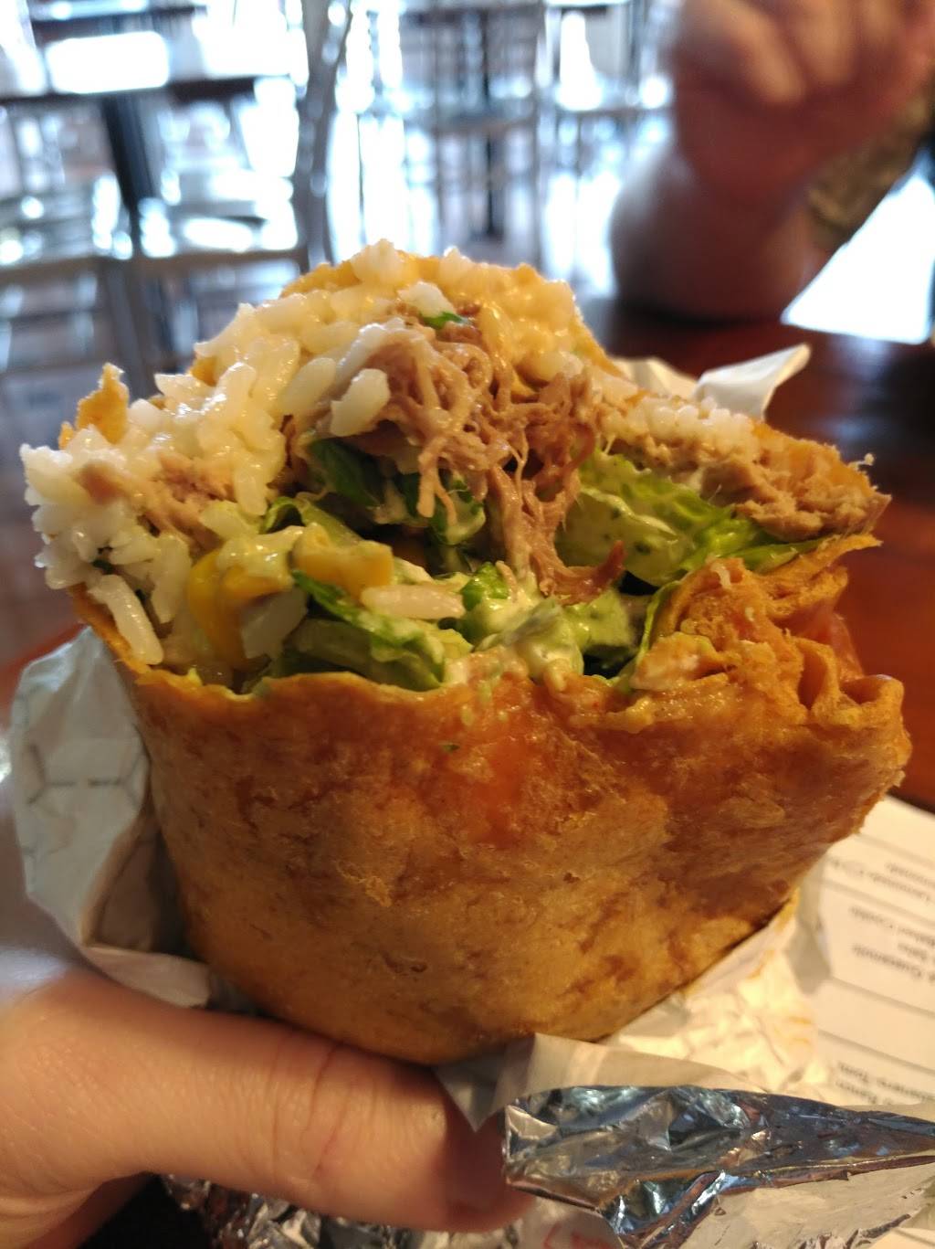 Bullritos Voss | restaurant | 1695 S Voss Rd, Houston, TX 77057, USA | 7137823700 OR +1 713-782-3700