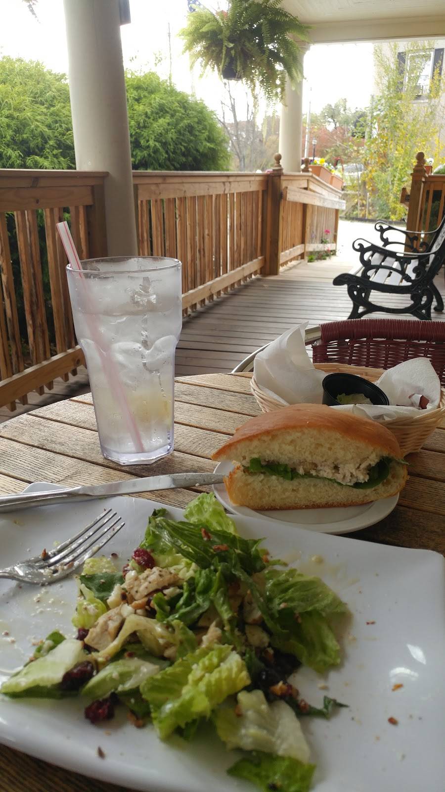 Rizzos Bakery & Bistro | bakery | 91 Georgia Rd, Franklin, NC 28734, USA | 8283697774 OR +1 828-369-7774