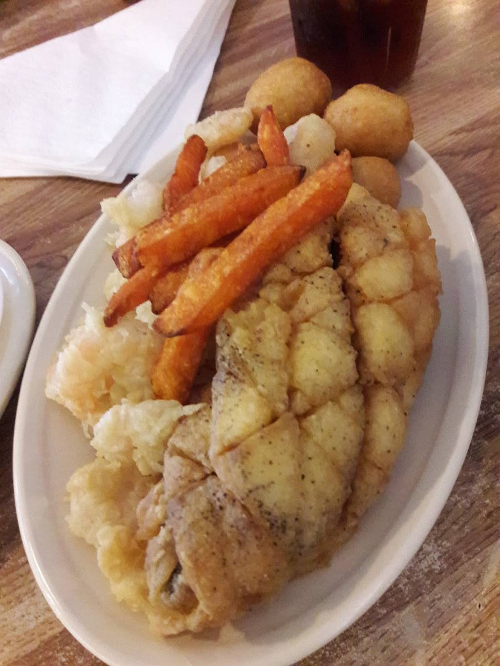 Dales Seafood | restaurant | 107 S JK Powell Blvd, Whiteville, NC 28472, USA | 9106425770 OR +1 910-642-5770