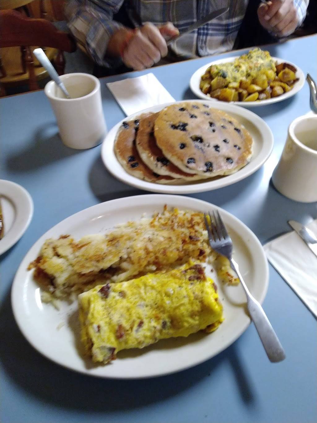 Jakes Restaurant & Coffee Shop | cafe | 30 Main St, Marlborough, MA 01752, USA | 5084800414 OR +1 508-480-0414