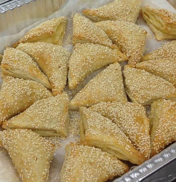 Latifas Kitchen | restaurant | 707 Avenue U, Brooklyn, NY 11223, USA | 7182338202 OR +1 718-233-8202