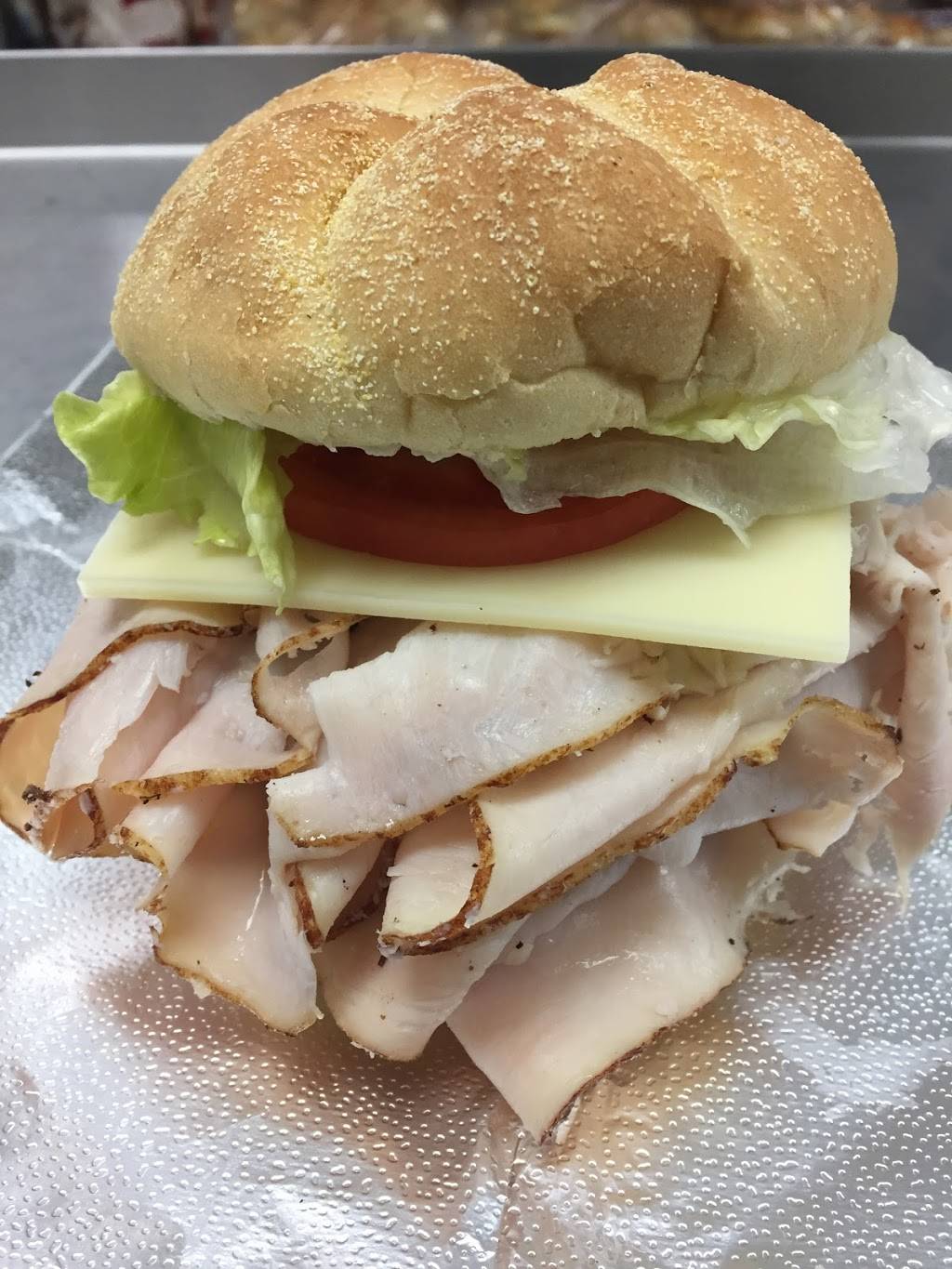 Cruisers Pit Beef | restaurant | 2340 Ruth Ave, Sparrows Point, MD 21219, USA | 4104775555 OR +1 410-477-5555