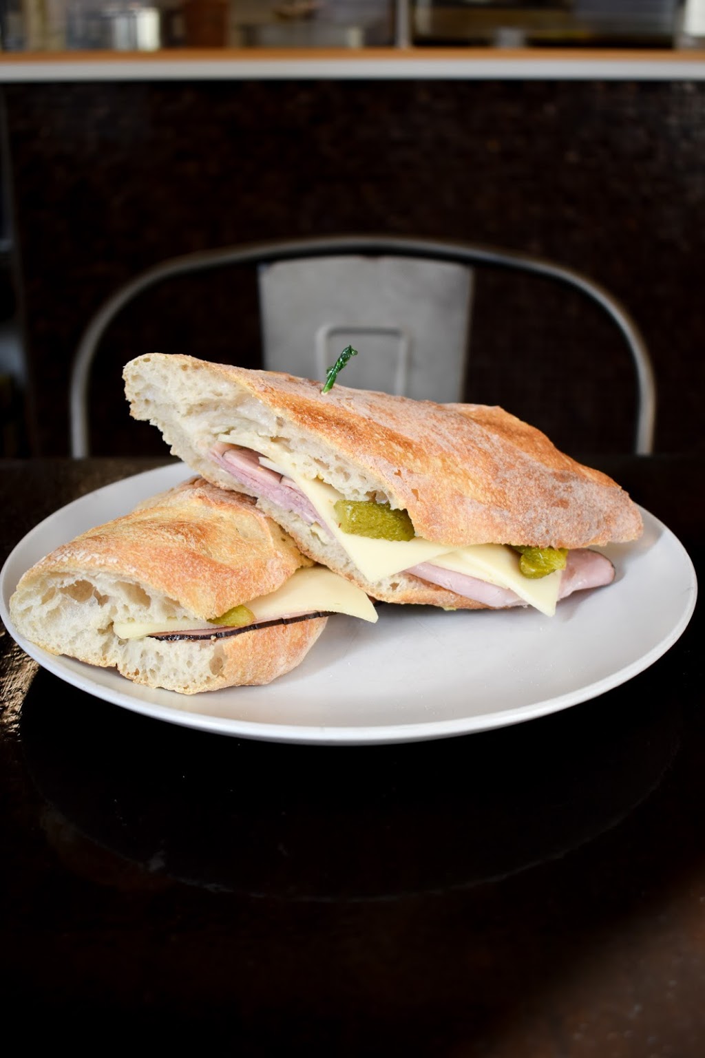 La Boulangerie | bakery | 1945 W Wilson Ave, Chicago, IL 60640, USA | 8722083479 OR +1 872-208-3479