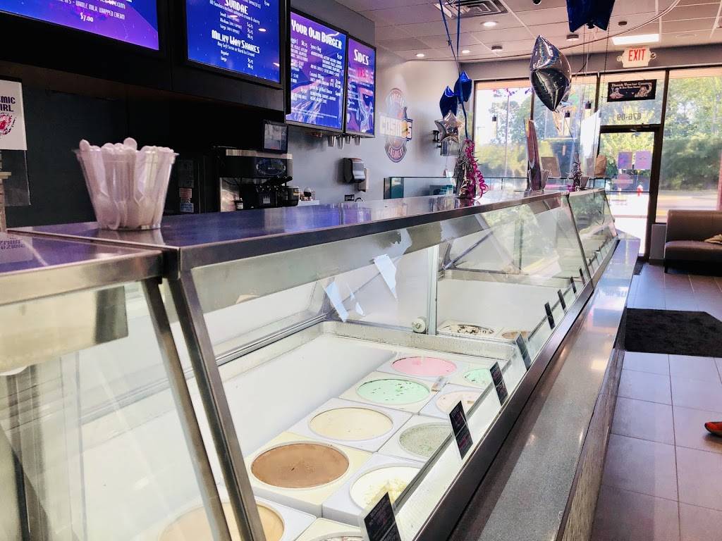 Cosmos Burgers Creamery | restaurant | 876 Connetquot Ave, Islip Terrace, NY 11752, USA | 6316027314 OR +1 631-602-7314