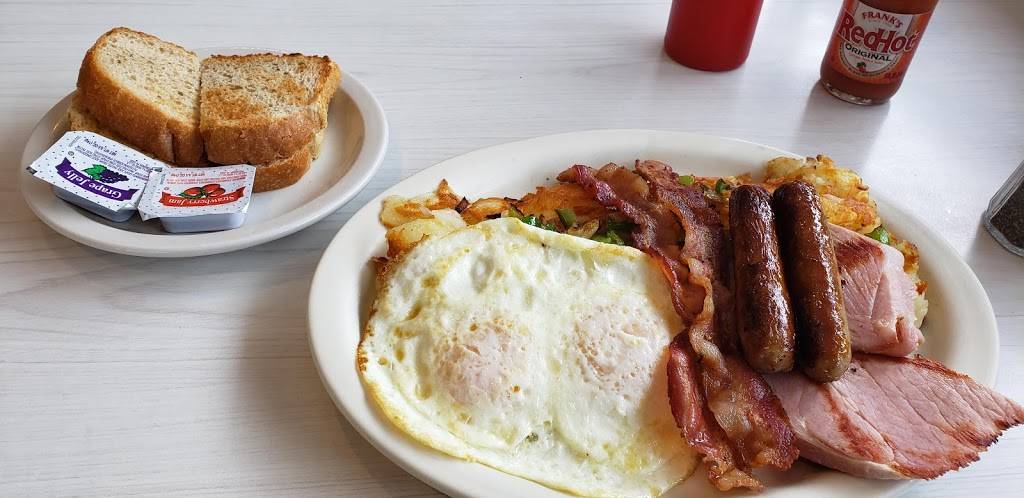 Ham Palace | restaurant | 4700 E Davison St, Detroit, MI 48212, USA | 3133685481 OR +1 313-368-5481