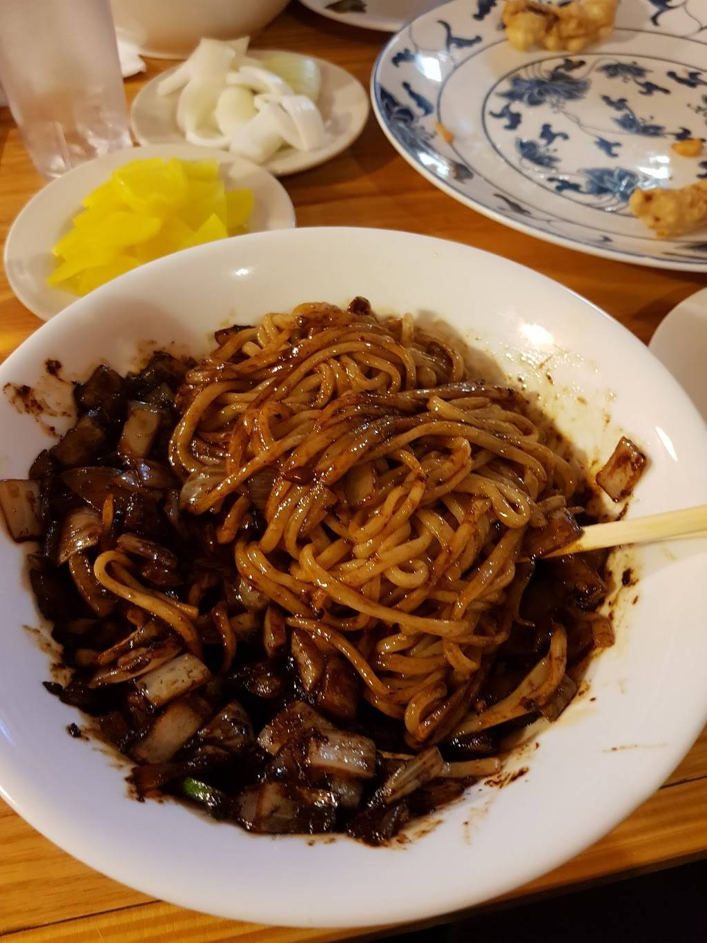 Joong Hwa Ru | restaurant | 2090 Lincoln Hwy #4, Edison, NJ 08817, USA | 7326627883 OR +1 732-662-7883