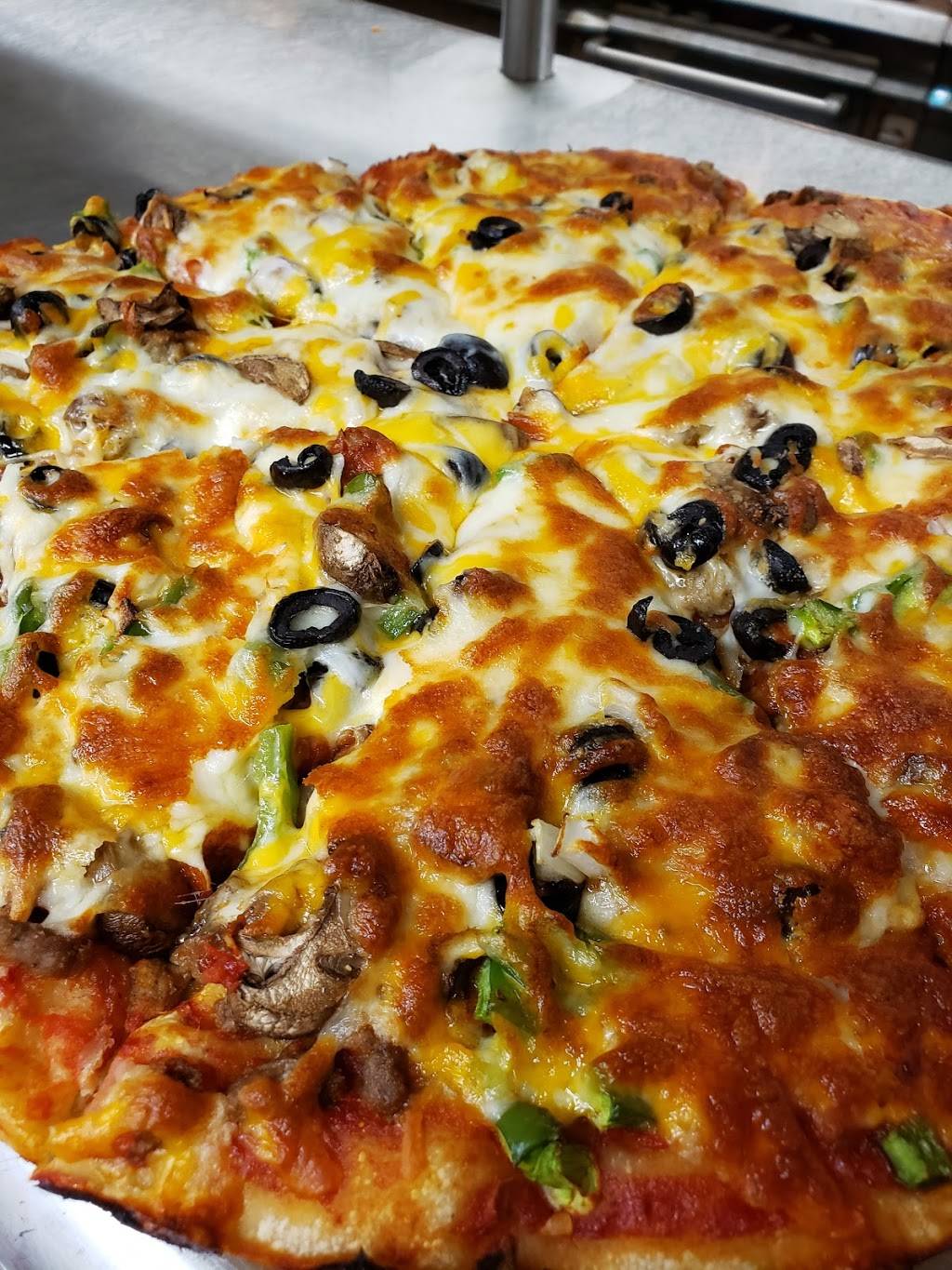 Hickory Lodge Bar & Grill | restaurant | 2015 N Humiston Ave #9769, Worthington, MN 56187, USA | 5073722001 OR +1 507-372-2001