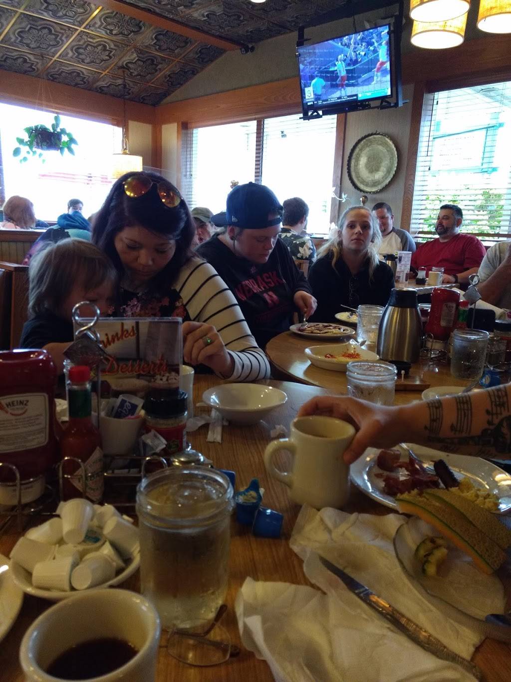 Country Kitchen Restaurant | restaurant | 205 E Cleveland St Ave, Warrensburg, MO 64093, USA | 6607473149 OR +1 660-747-3149