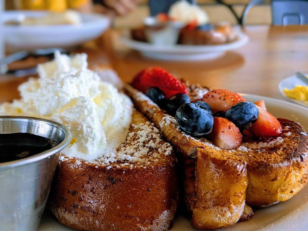 Hunter and Charlies | restaurant | 1050 Vine St, Los Angeles, CA 90038, USA | 3238484790 OR +1 323-848-4790