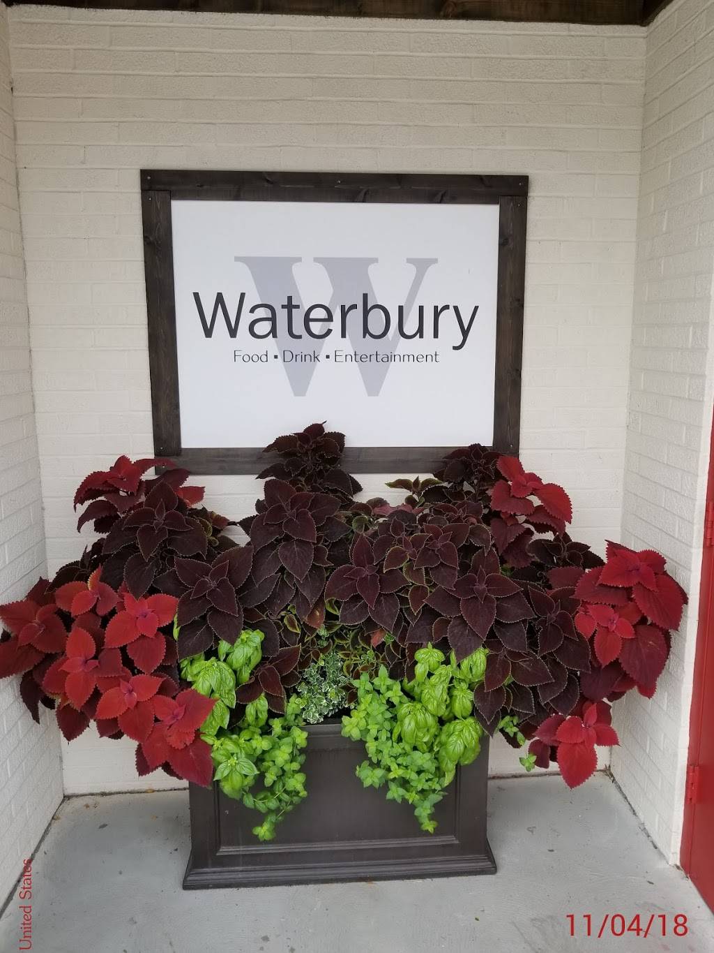 The Waterbury | restaurant | 4814, 13333 Madison Ave, Lakewood, OH 44107, USA | 2162269772 OR +1 216-226-9772