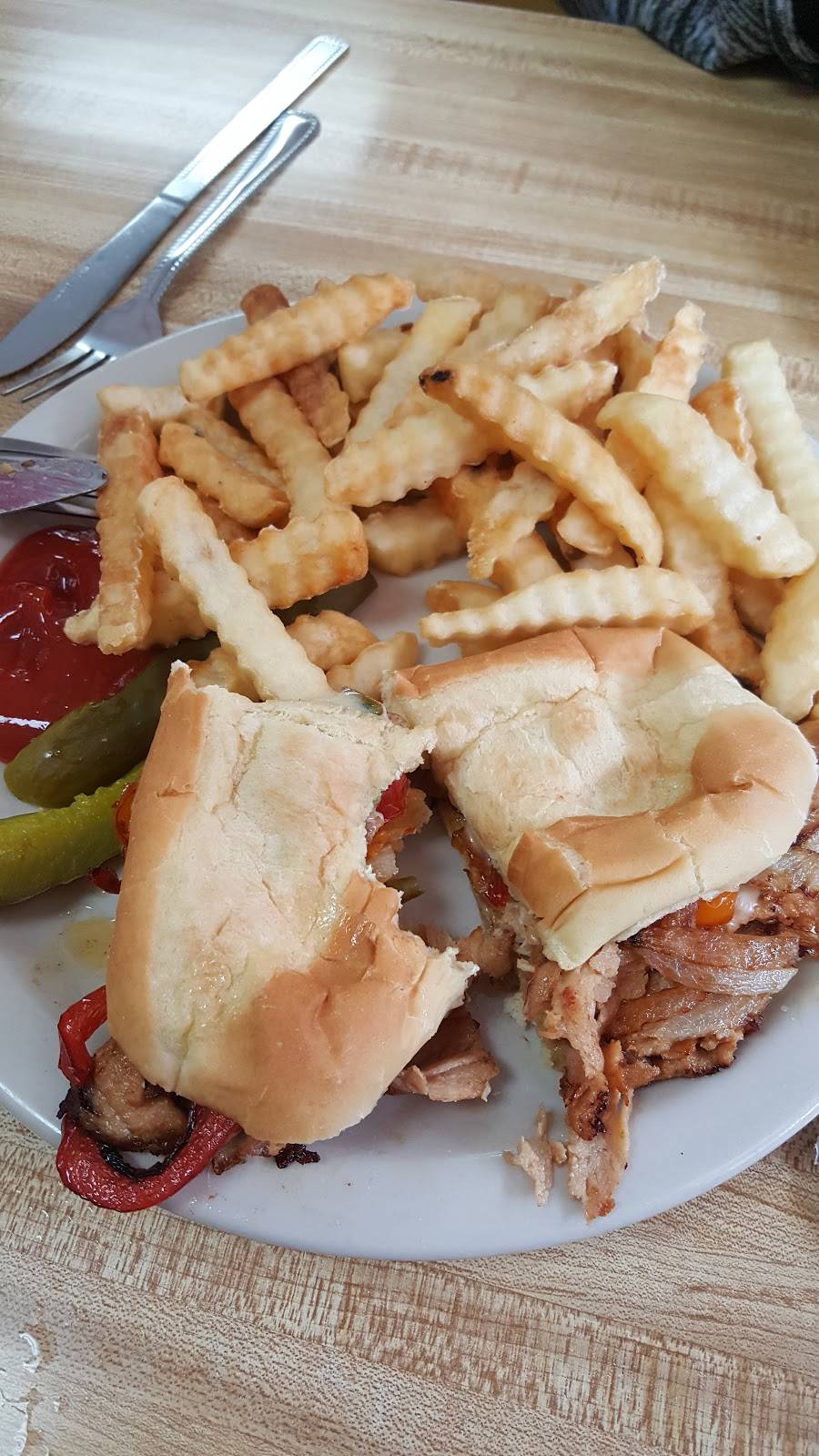 Oh Henrys | restaurant | 201 E Main St, Rogersville, TN 37857, USA | 4232720980 OR +1 423-272-0980