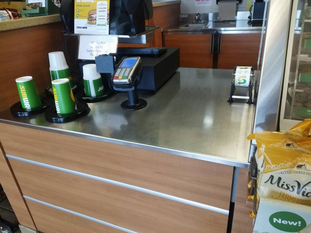 Subway | restaurant | 10085 N Maple Ave, Fresno, CA 93730, USA | 5594336604 OR +1 559-433-6604