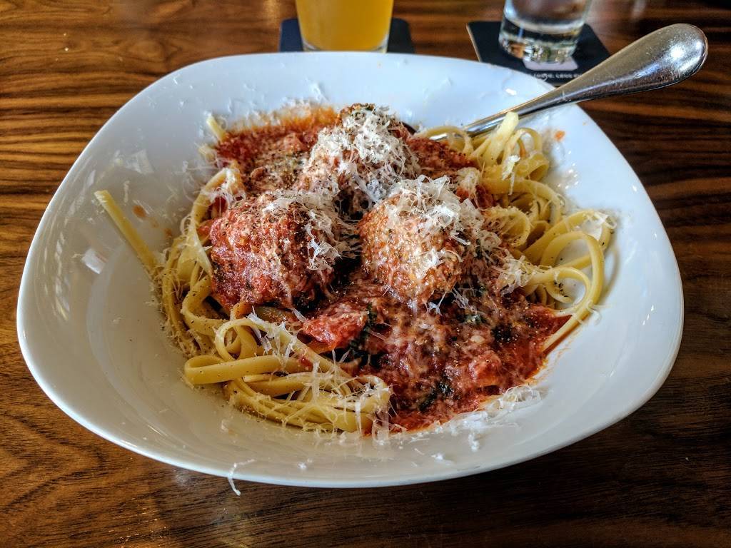 Ragazza Food & Wine | restaurant | 4301 Main St, Kansas City, MO 64111, USA | 8169604744 OR +1 816-960-4744