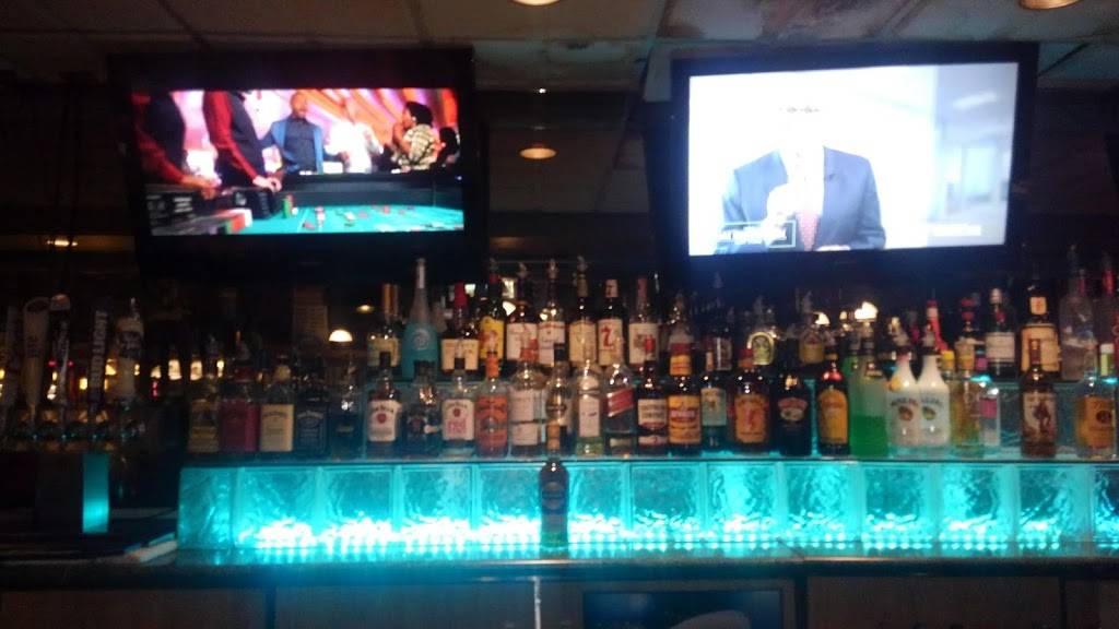 Strykers Bar & Grill | restaurant | 38301 Ford Rd, Westland, MI 48185, USA | 7347212737 OR +1 734-721-2737