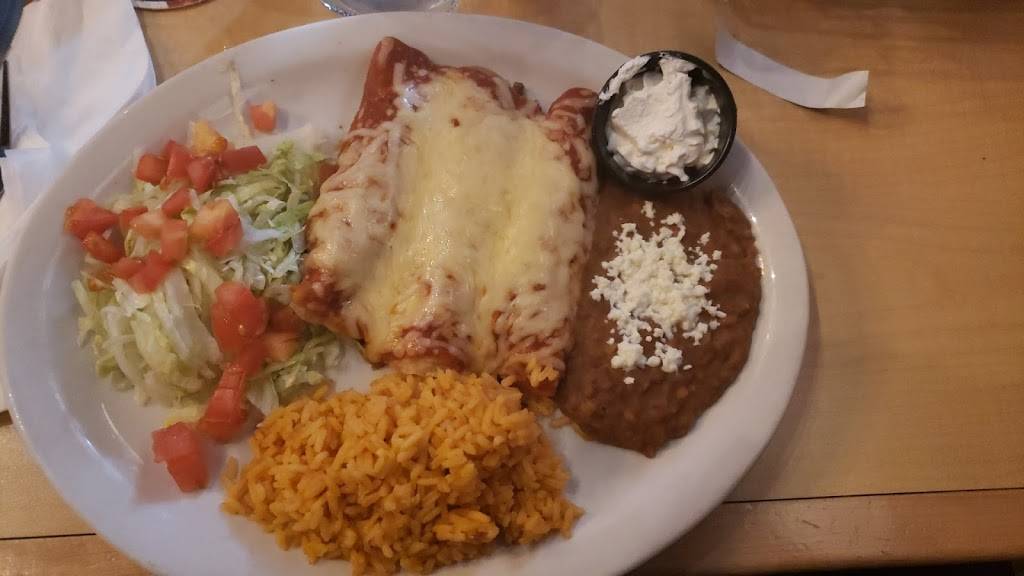 Agave Blu Cantina | restaurant | 8950 S 27th St, Oak Creek, WI 53154, USA | 4143019830 OR +1 414-301-9830