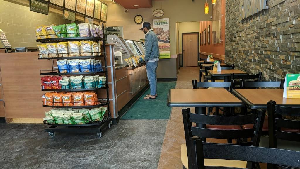 Subway | restaurant | Charolais Corners, 475 Charolais Blvd Unit 6, Brampton, ON L6Y 0M2, Canada | 9054525333 OR +1 905-452-5333