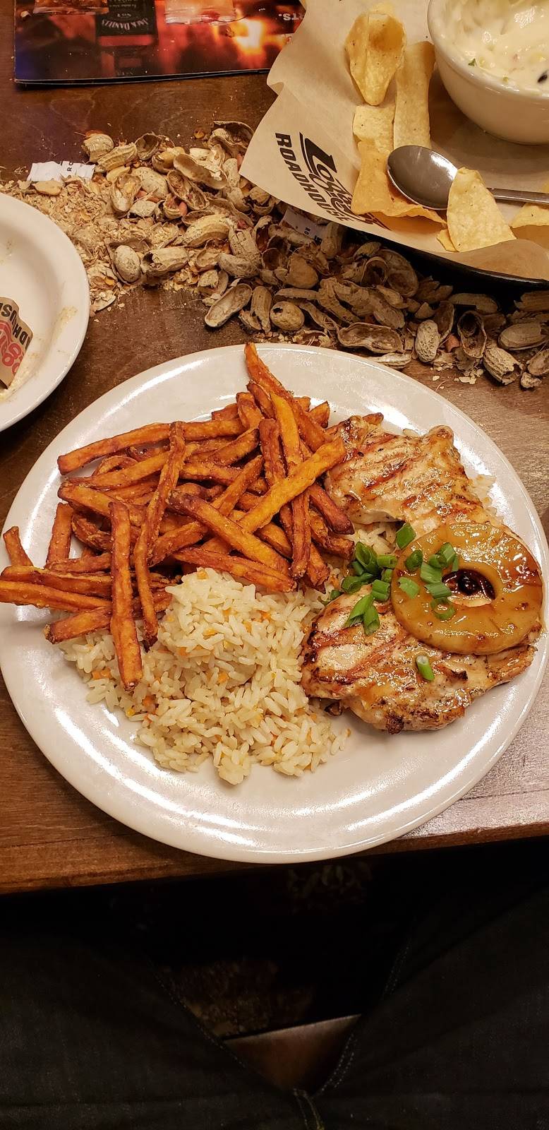 Logans Roadhouse | restaurant | 1560 Parkway, Sevierville, TN 37862, USA | 8654283326 OR +1 865-428-3326